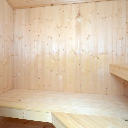 Σπίτι διακοπών Three-bedroom Holiday In 17 *