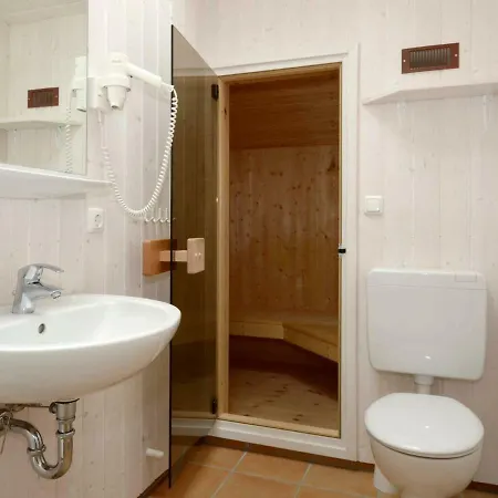 Three-bedroom Holiday In 17 Grömitz